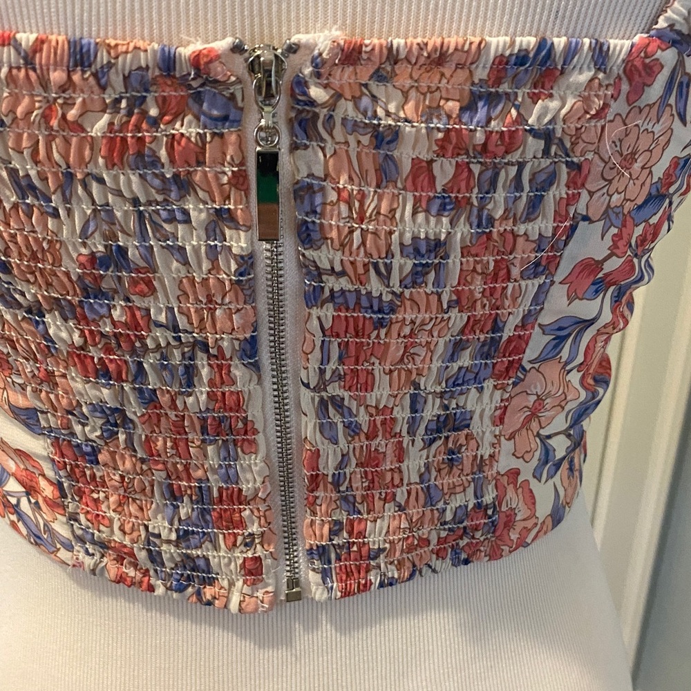 Floral Print Ruffle Crop Top - Picture 6 of 10